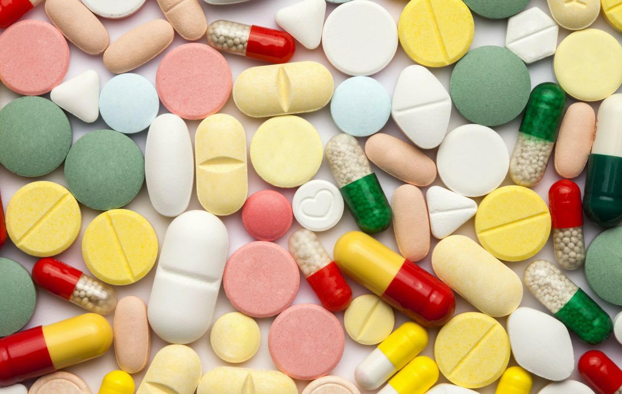 What is the difference between pills and capsules?